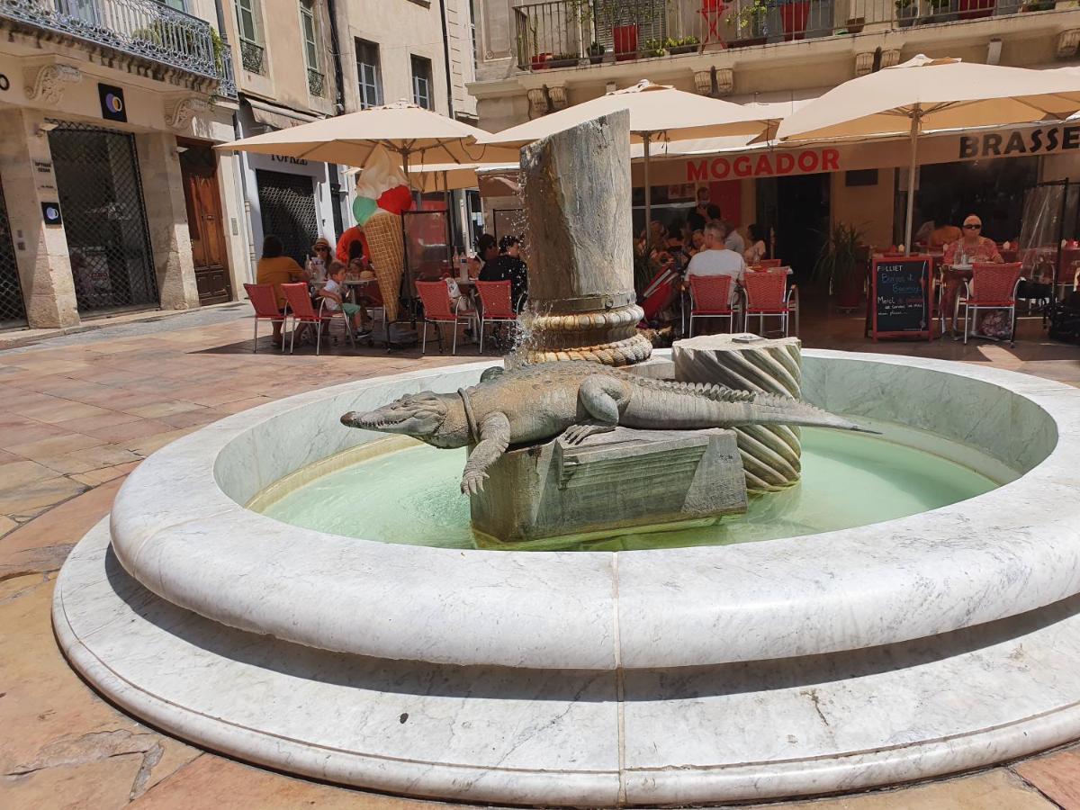 Au Coeur Du Centre Historique - Immeuble Classe - Terrasse - Climatise Ним Екстериор снимка