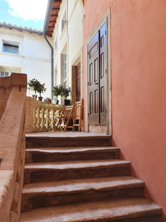 Au Coeur Du Centre Historique - Immeuble Classe - Terrasse - Climatise Ним Екстериор снимка